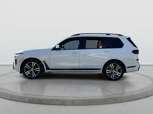 Alpine White 2026 BMW X7 xDrive40i