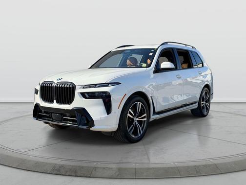 Alpine White 2026 BMW X7 xDrive40i