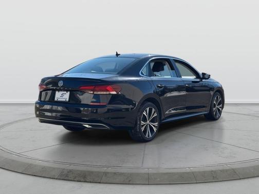 2022 Volkswagen Passat 2.0T SE