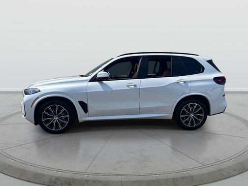 Mineral White Metallic 2026 BMW X5 xDrive40i