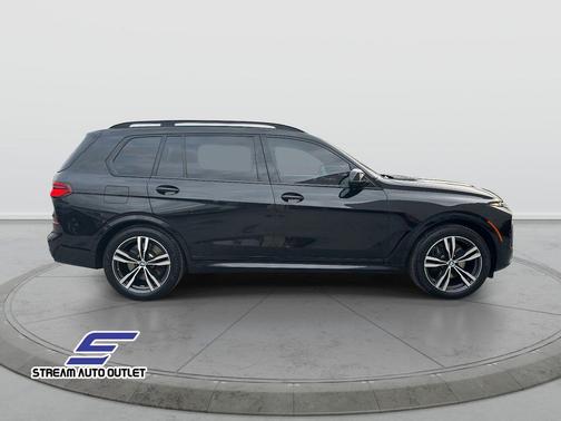 2025 BMW X7 M60i