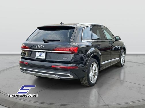 2023 Audi Q7 55 Premium Plus