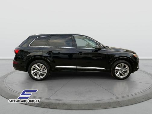 2023 Audi Q7 55 Premium Plus