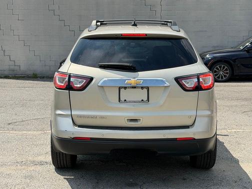 Champagne Silver Metallic 2017 Chevrolet Traverse 1LT
