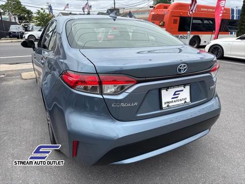 2022 Toyota Corolla Hybrid LE