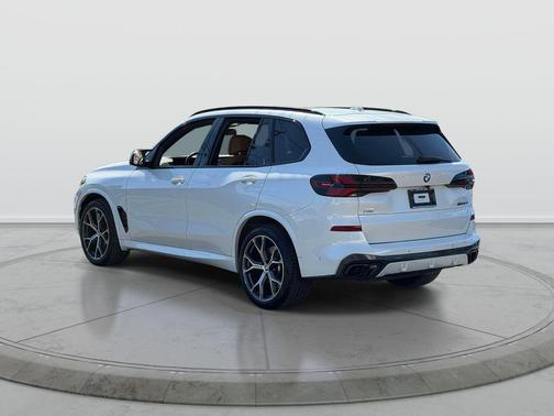 Mineral White Metallic 2026 BMW X5 M60i