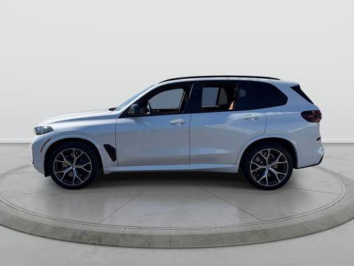Mineral White Metallic 2026 BMW X5 M60i