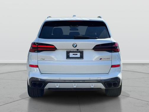 Mineral White Metallic 2026 BMW X5 M60i