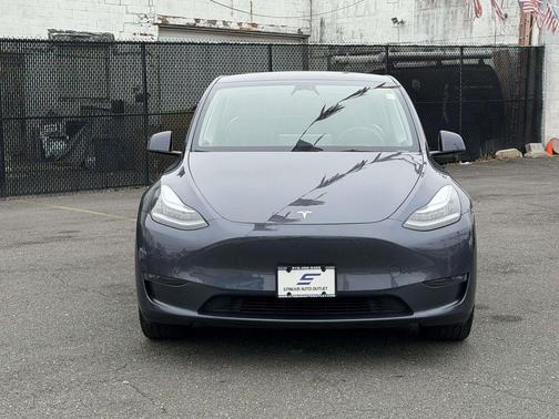 Midnight Silver Metallic 2023 Tesla Model Y Long Range Dual Motor All-Wheel Drive