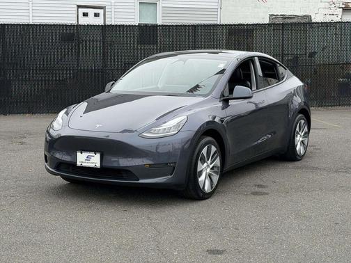 Midnight Silver Metallic 2023 Tesla Model Y Long Range Dual Motor All-Wheel Drive