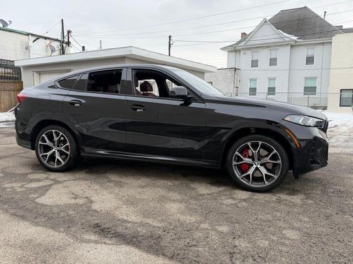 2024 BMW X6 xDrive40i