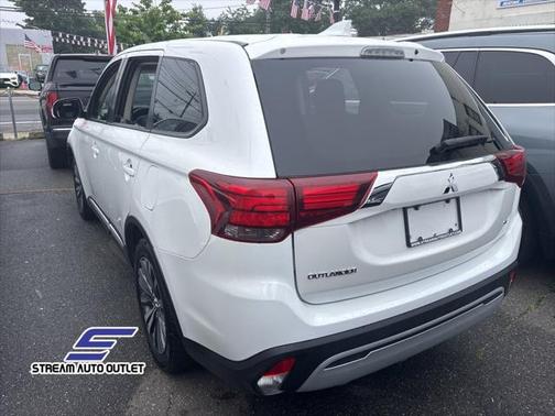 2020 Mitsubishi Outlander SE