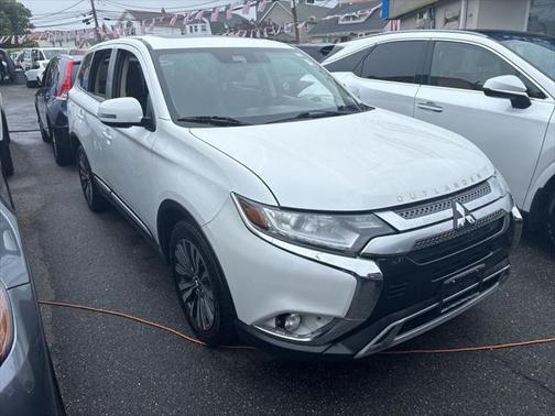 2020 Mitsubishi Outlander SE