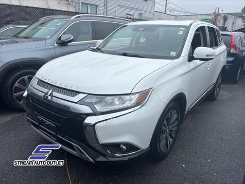 2020 Mitsubishi Outlander SE