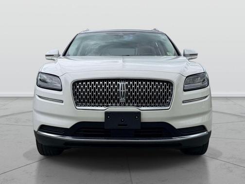 Pristine White Metallic Tri-Coat 2022 Lincoln Nautilus Reserve