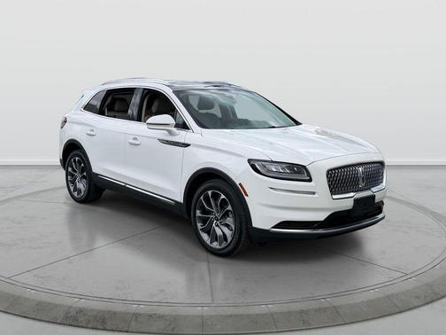 Pristine White Metallic Tri-Coat 2022 Lincoln Nautilus Reserve