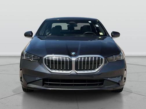 Dark Graphite Metallic 2025 BMW 530 530i