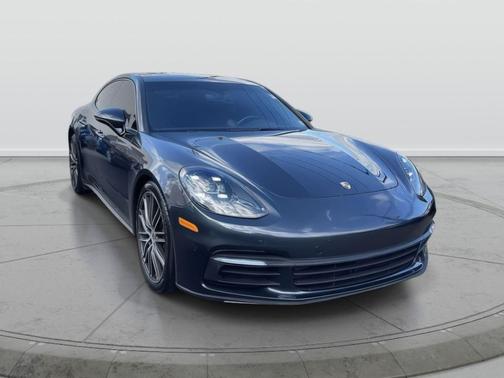 2018 Porsche Panamera 4