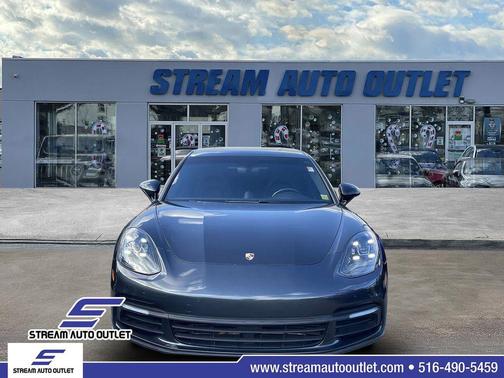 2018 Porsche Panamera 4
