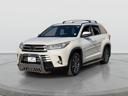 Blizzard Pearl 2018 Toyota Highlander XLE