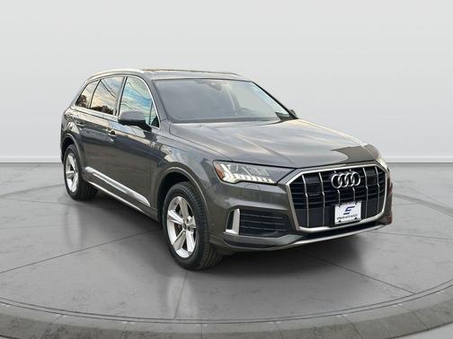 2024 Audi Q7 45 Premium Plus