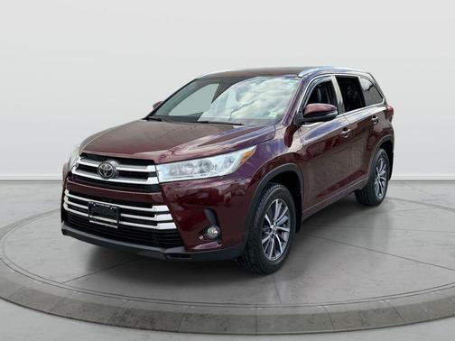 Ooh La La Rouge Mica 2018 Toyota Highlander XLE