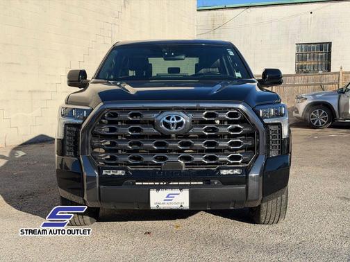 2022 Toyota Tundra Hybrid Platinum