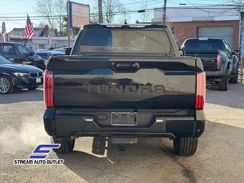 2022 Toyota Tundra Hybrid Platinum