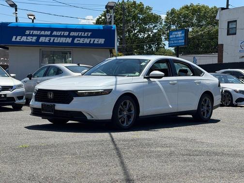 Platinum White Pearl 2023 Honda Accord EX