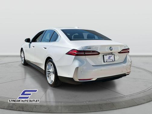 2024 BMW 530 i xDrive