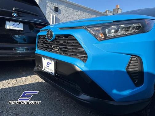 2020 Toyota RAV4 LE