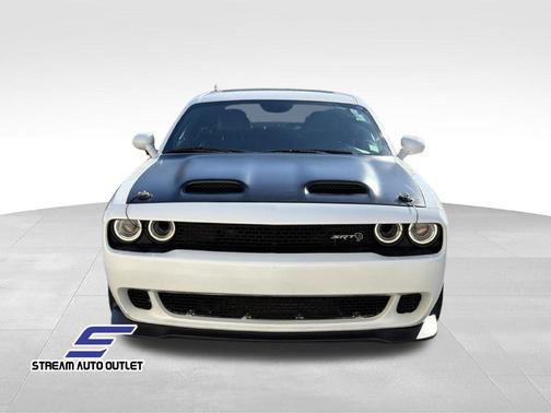 White Knuckle Clearcoat 2018 Dodge Challenger SRT Hellcat