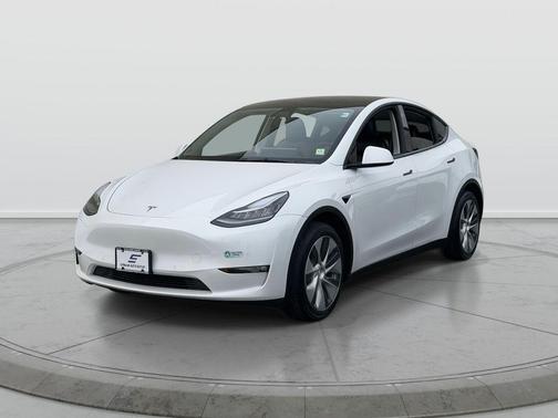 2022 Tesla Model Y Long Range Dual Motor All-Wheel Drive