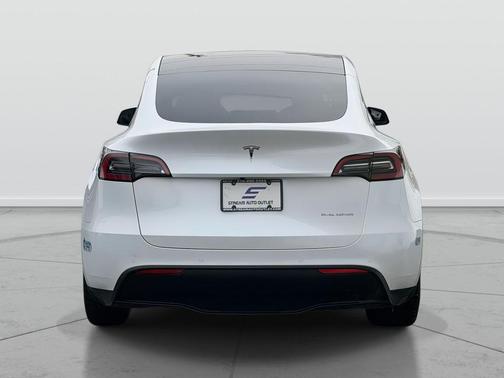 2022 Tesla Model Y Long Range Dual Motor All-Wheel Drive