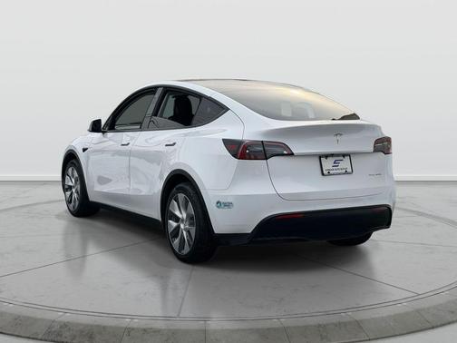 2022 Tesla Model Y Long Range Dual Motor All-Wheel Drive
