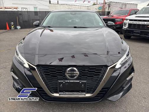 2022 Nissan Altima SR FWD