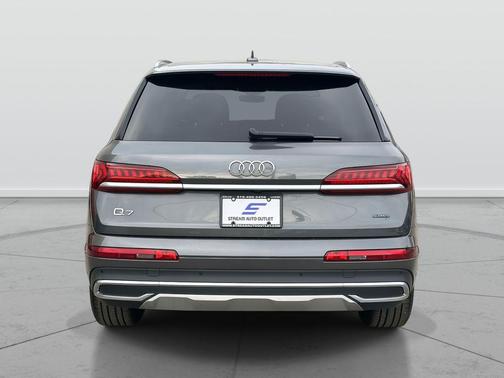 2024 Audi Q7 45 Premium Plus