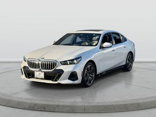 White Metallic 2026 BMW 530 xDrive