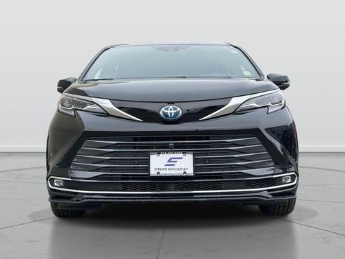 2025 Toyota Sienna Platinum