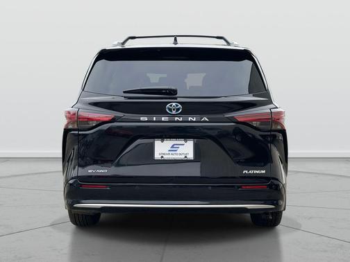 2025 Toyota Sienna Platinum