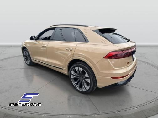2024 Audi Q8 55 Premium Plus