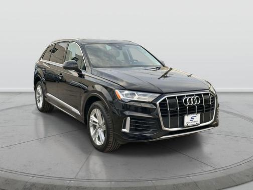 2023 Audi Q7 55 Premium Plus