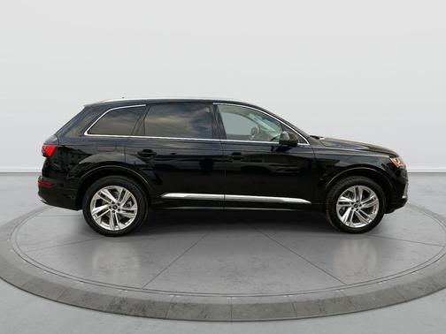2023 Audi Q7 55 Premium Plus