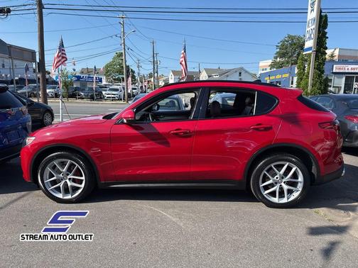 2019 Alfa Romeo Stelvio Ti Sport