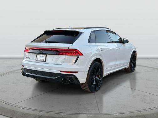 2024 Audi RS Q8 4.0T