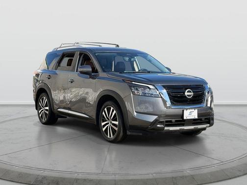 2024 Nissan Pathfinder Platinum 4WD