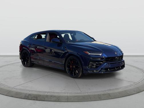 2022 Lamborghini Urus Base