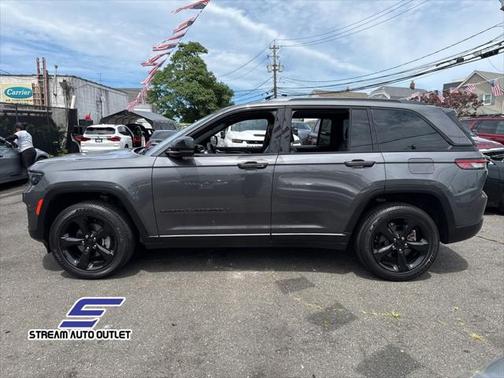 2023 Jeep Grand Cherokee Altitude