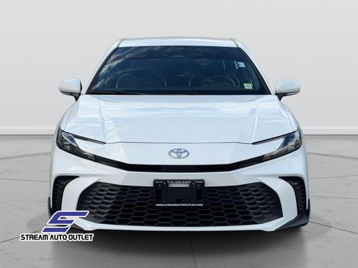 Ice Cap 2025 Toyota Camry SE