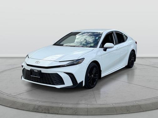 Ice Cap 2025 Toyota Camry SE